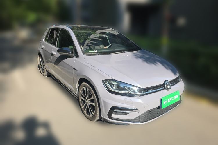Used Volkswagen Golf 2018 280TSI Automatic R-Line Model Front Right 45 Deg