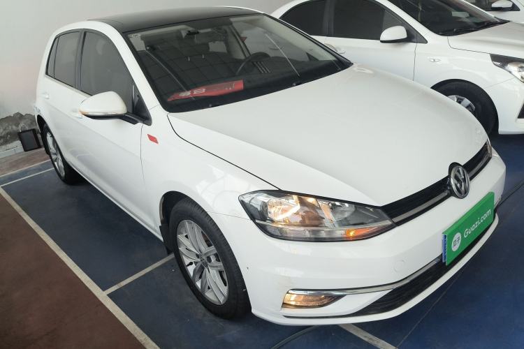 Used Volkswagen Golf 2018 1.6L Automatic Comfort Model Front Right 45 Deg
