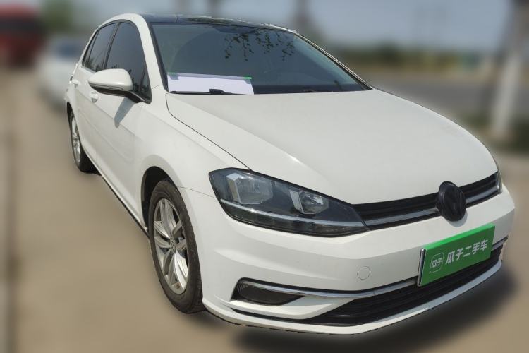 Used Volkswagen Golf 2018 230TSI Automatic Comfort Model Front Right 45 Deg