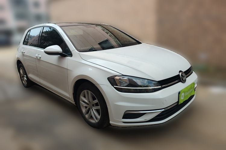Used Volkswagen Golf 2018 1.6L Automatic Comfort Model Front Right 45 Deg