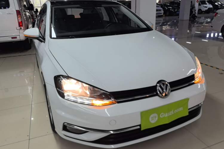 Used Volkswagen Golf 2018 1.6L Automatic Comfort Model Front Right 45 Deg
