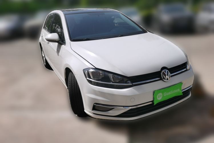 Used Volkswagen Golf 2018 230TSI Automatic Comfort Model Front Right 45 Deg