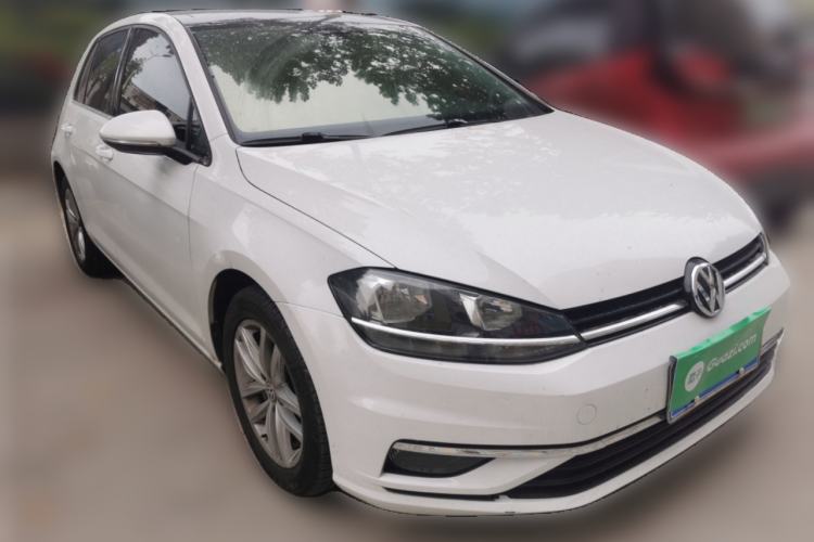 Used Volkswagen Golf 2018 230TSI Automatic Comfort Model Front Right 45 Deg
