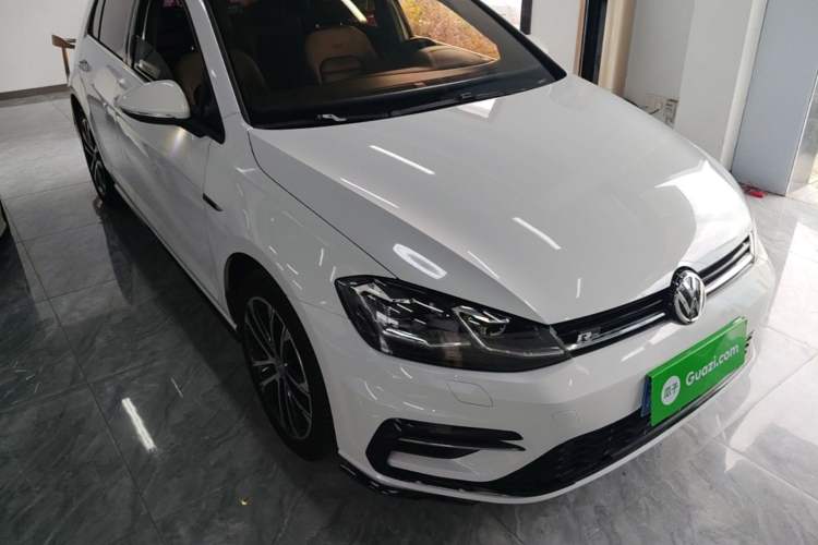 Used Volkswagen Golf 2018 280TSI Automatic R-Line Model Front Right 45 Deg