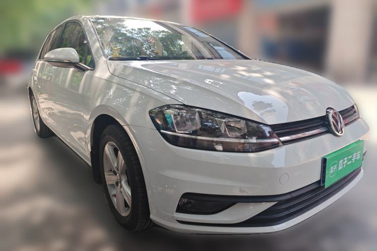 Used Volkswagen Golf 2018 1.6L Automatic Fashion Model Front Right 45 Deg