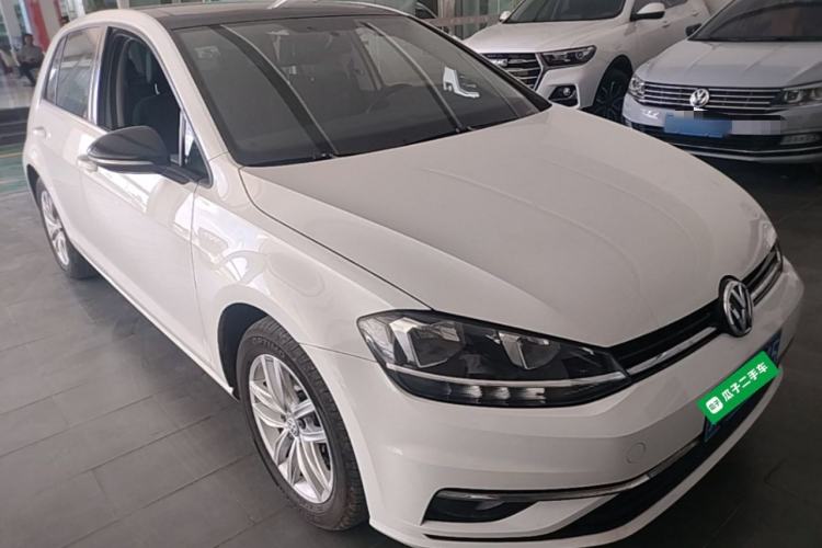 Used Volkswagen Golf 2018 230TSI Automatic Comfort Model Front Right 45 Deg