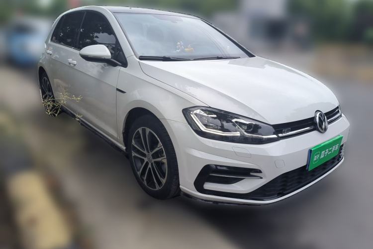 Used Volkswagen Golf 2018 280TSI Automatic R-Line Model Front Right 45 Deg