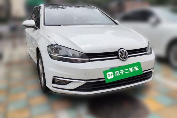 Used Volkswagen Golf 2018 1.6L Automatic Comfort Model Front Right 45 Deg