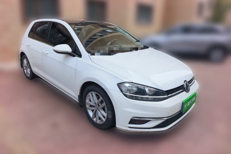 Used Volkswagen Golf 2018 230TSI Automatic Comfort Model Front Right 45 Deg