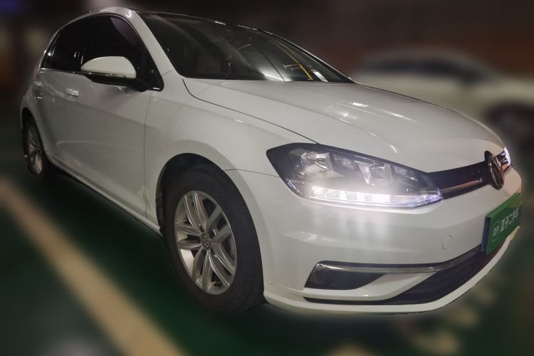Used Volkswagen Golf 2018 1.6L Automatic Comfort Model Front Right 45 Deg