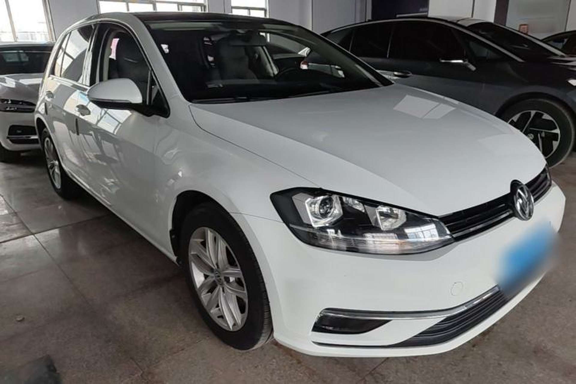 Used Volkswagen Golf 2018 1.6L Automatic Comfort Model Front Right 45 Deg