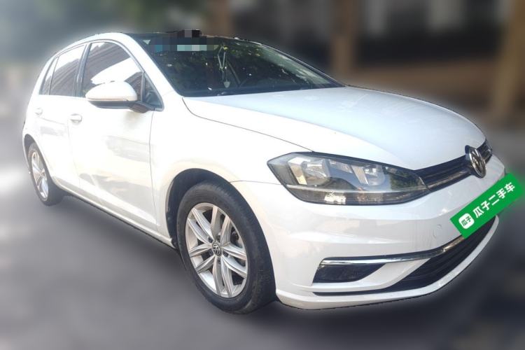 Used Volkswagen Golf 2018 230TSI Automatic Comfort Model Front Right 45 Deg