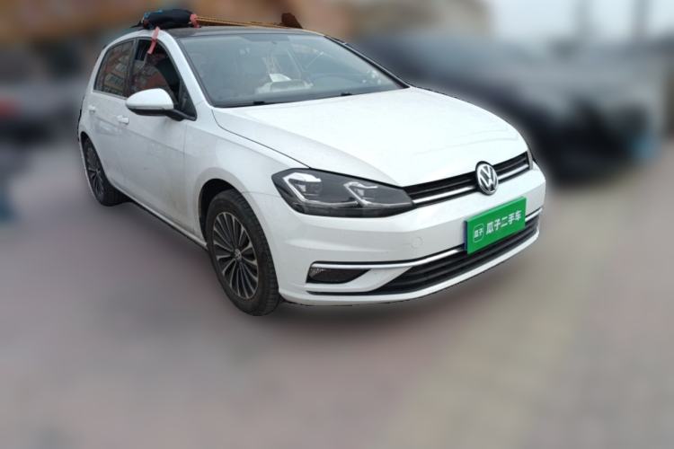 Used Volkswagen Golf 2018 1.6L Automatic Comfort Model Front Right 45 Deg