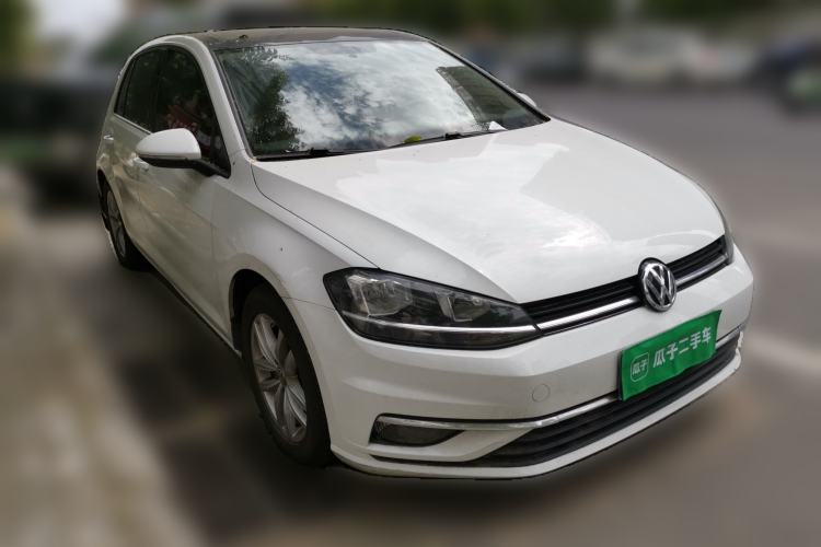 Used Volkswagen Golf 2018 230TSI Automatic Comfort Model Front Right 45 Deg