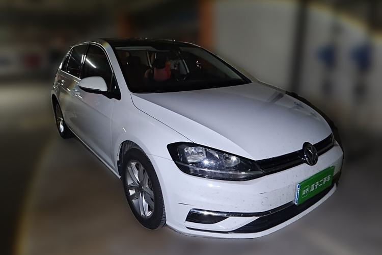 Used Volkswagen Golf 2018 1.6L Automatic Comfort Model Front Right 45 Deg