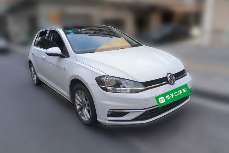 Used Volkswagen Golf 2018 230TSI Manual Comfort Version Front Right 45 Deg