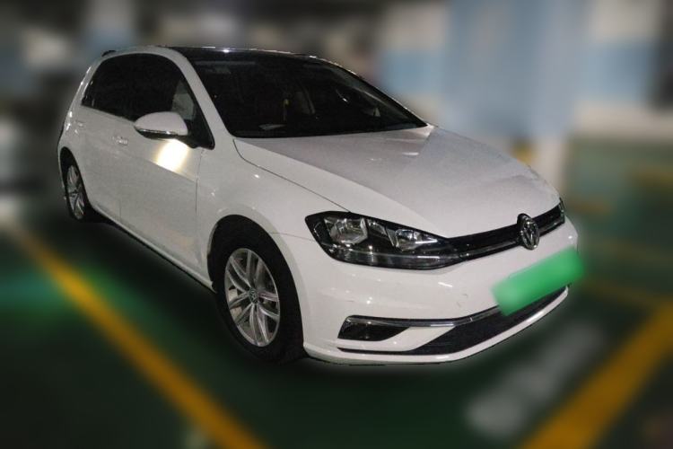 Used Volkswagen Golf 2018 230TSI Automatic Comfort Model Front Right 45 Deg