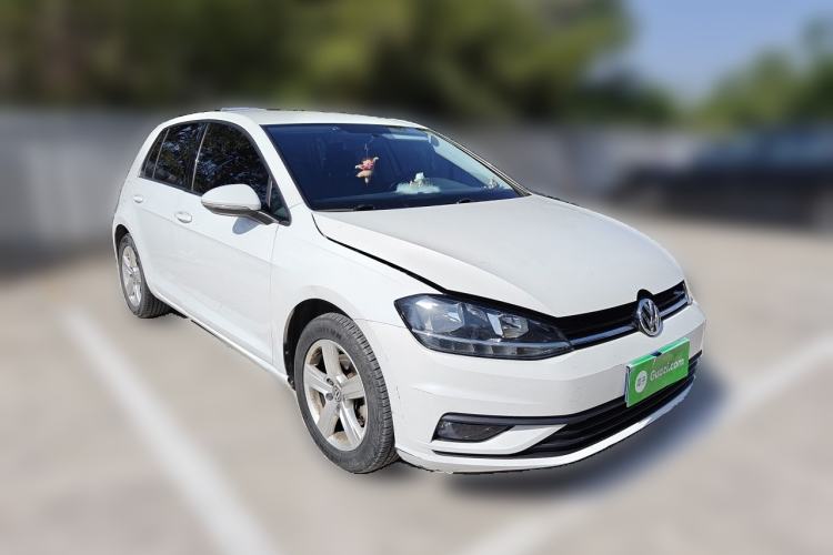 Used Volkswagen Golf 2018 1.6L Automatic Fashion Model Front Right 45 Deg