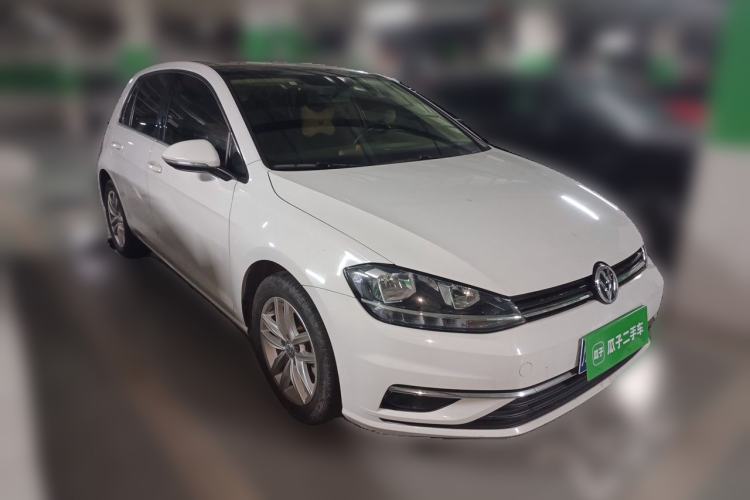 Used Volkswagen Golf 2018 1.6L Automatic Comfort Model Front Right 45 Deg