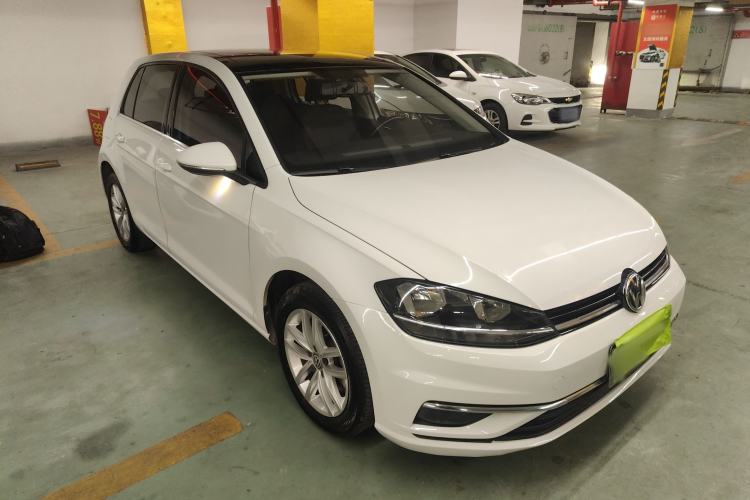 Used Volkswagen Golf 2018 230TSI Automatic Comfort Model Front Right 45 Deg