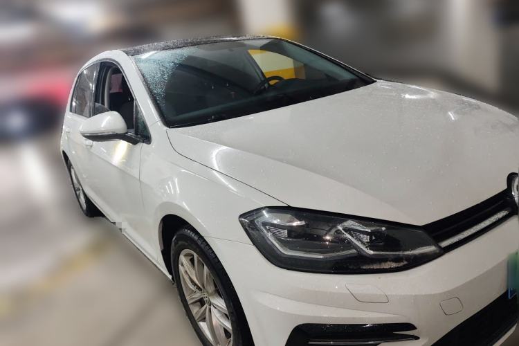 Used Volkswagen Golf 2018 230TSI Manual Comfort Version Front Right 45 Deg