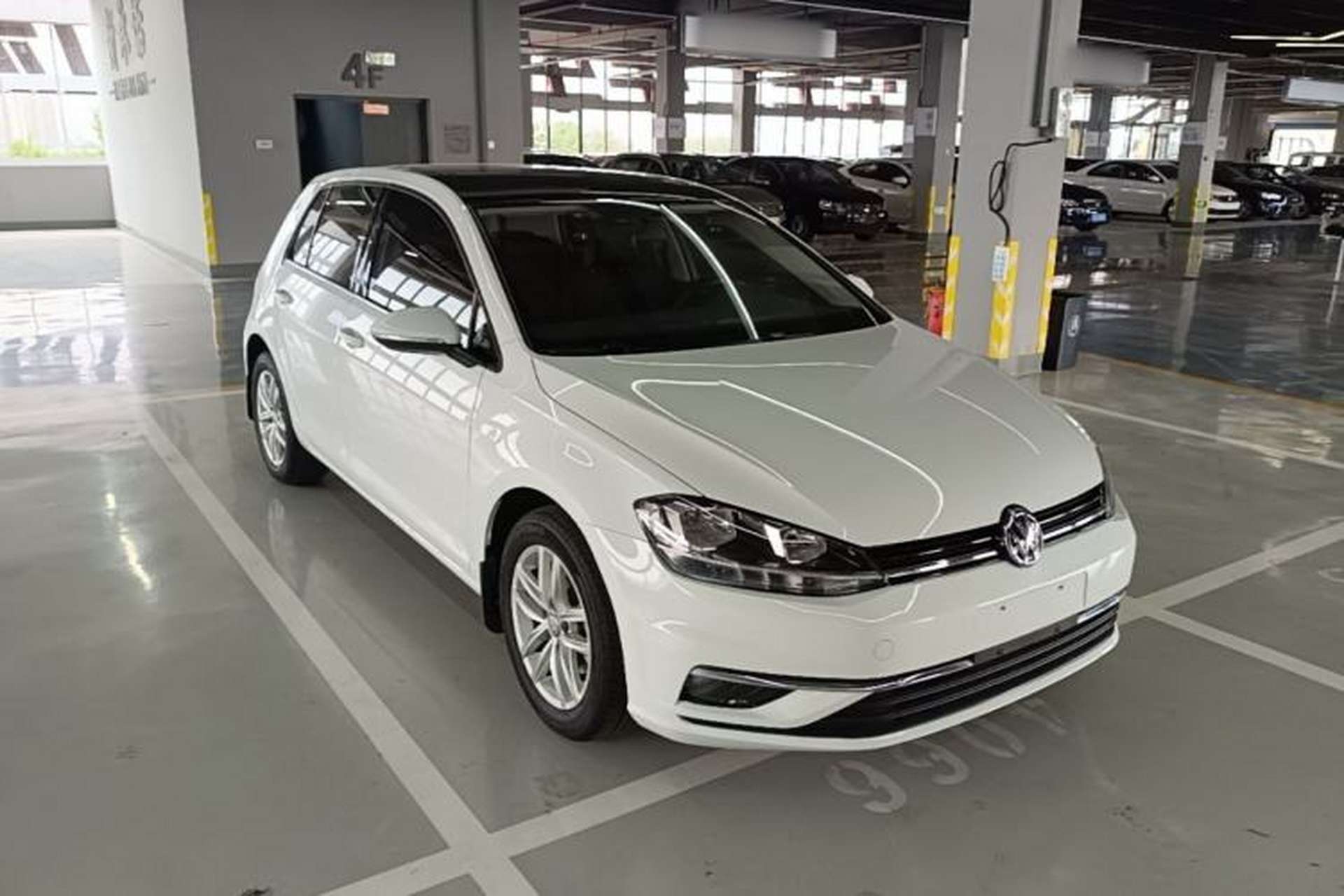 Used Volkswagen Golf 2018 1.6L Automatic Comfort Model Front Right 45 Deg