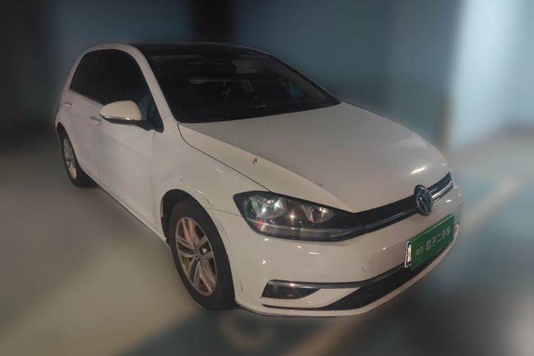 Used Volkswagen Golf 2018 1.6L Automatic Comfort Model Front Right 45 Deg