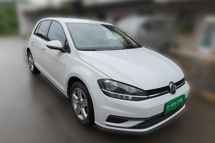 Used Volkswagen Golf 2018 1.6L Automatic Fashion Model Front Right 45 Deg