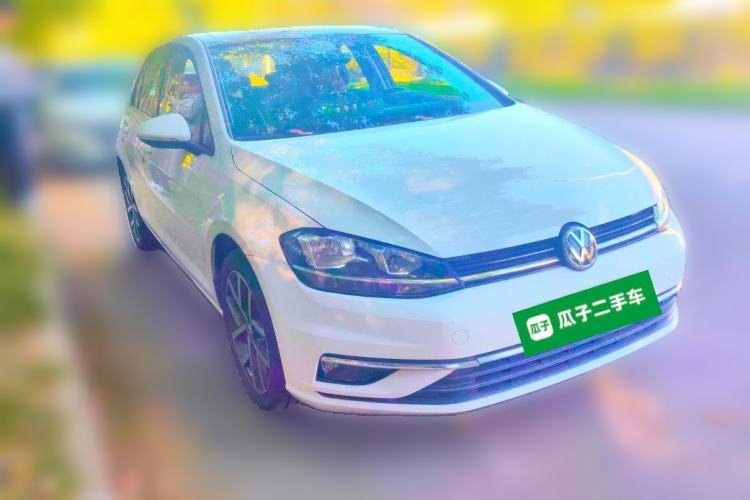 Used Volkswagen Golf 2018 230TSI Automatic Luxury Version Front Right 45 Deg