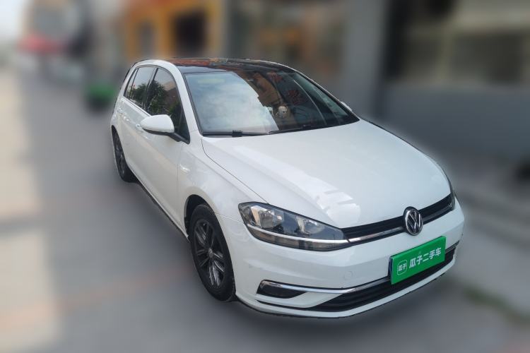 Used Volkswagen Golf 2018 230TSI Automatic Comfort Model Front Right 45 Deg