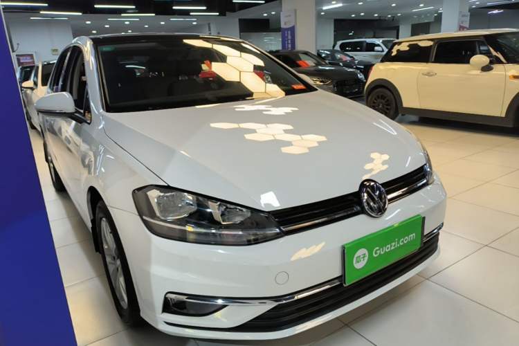 Used Volkswagen Golf 2018 1.6L Automatic Comfort Model Front Right 45 Deg