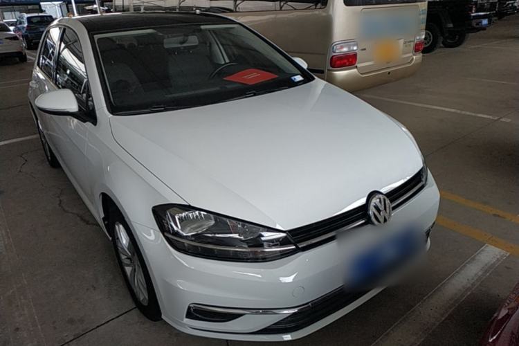 Used Volkswagen Golf 2018 230TSI Automatic Comfort Model Front Right 45 Deg