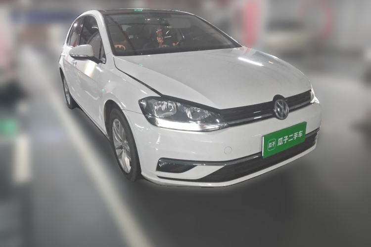 Used Volkswagen Golf 2018 230TSI Automatic Comfort Model Front Right 45 Deg