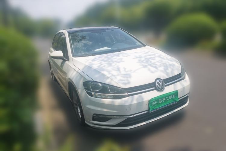 Used Volkswagen Golf 2018 230TSI Automatic Comfort Model Front Right 45 Deg