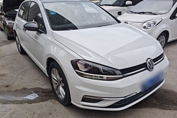 Used Volkswagen Golf 2018 1.6L Automatic Comfort Model Front Right 45 Deg