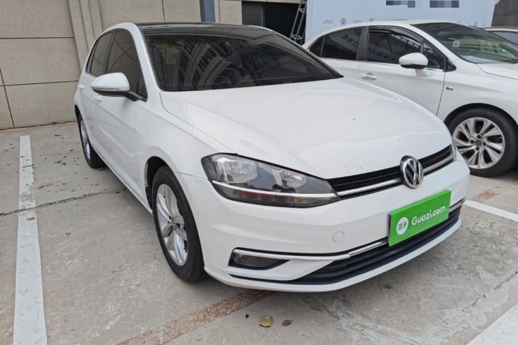 Used Volkswagen Golf 2018 230TSI Automatic Comfort Model Front Right 45 Deg