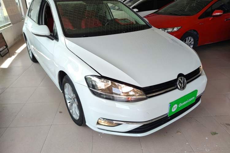 Used Volkswagen Golf 2018 230TSI Automatic Comfort Model Front Right 45 Deg