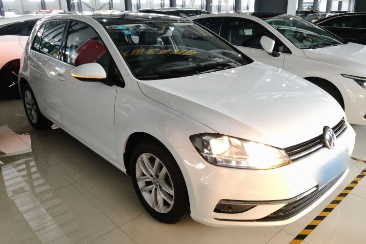 Used Volkswagen Golf 2018 1.6L Automatic Comfort Model Front Right 45 Deg