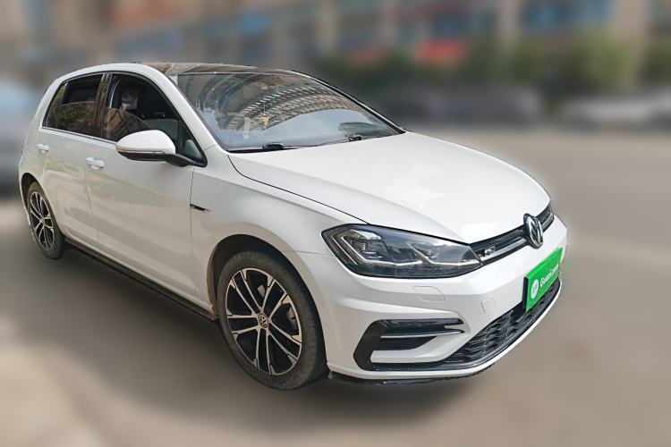 Used Volkswagen Golf 2018 280TSI Automatic R-Line Model Front Right 45 Deg