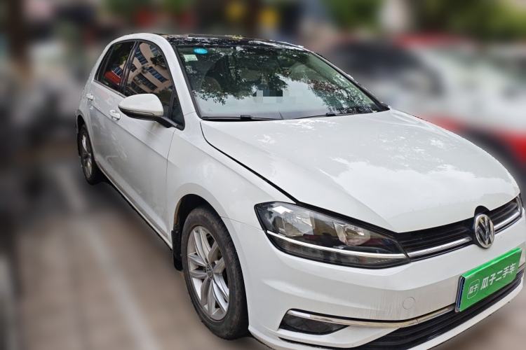 Used Volkswagen Golf 2018 1.6L Automatic Comfort Model Front Right 45 Deg