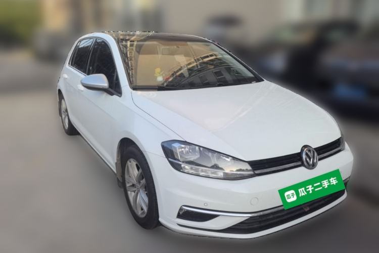 Used Volkswagen Golf 2018 1.6L Automatic Comfort Model Front Right 45 Deg