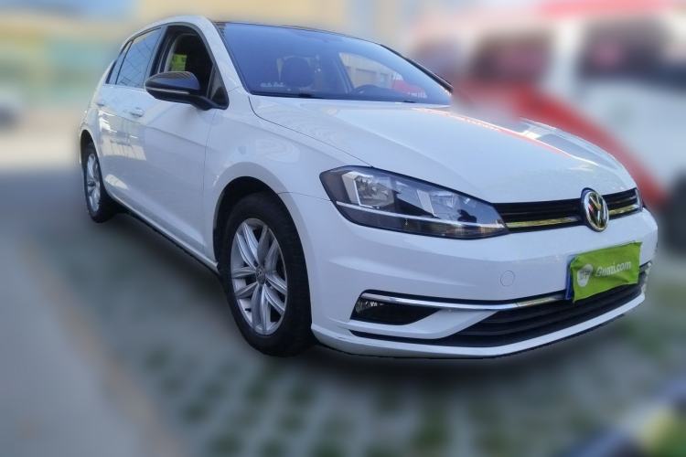 Used Volkswagen Golf 2018 230TSI Automatic Comfort Model Front Right 45 Deg