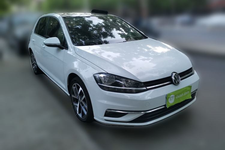 Used Volkswagen Golf 2018 230TSI Automatic Luxury Version Front Right 45 Deg