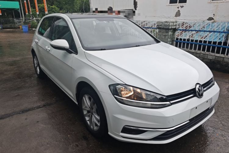 Used Volkswagen Golf 2018 1.6L Automatic Comfort Model Front Right 45 Deg
