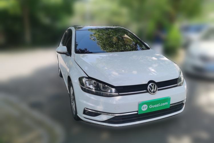 Used Volkswagen Golf 2018 230TSI Automatic Comfort Model Front Right 45 Deg