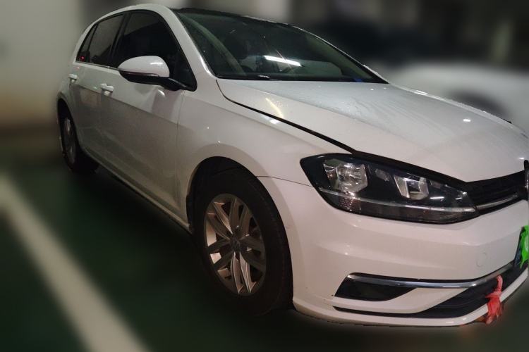 Used Volkswagen Golf 2018 230TSI Automatic Comfort Model Front Right 45 Deg