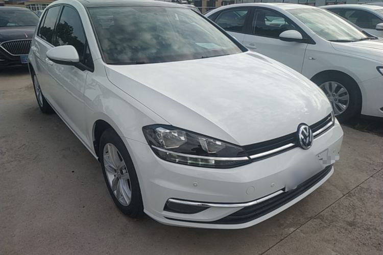 Used Volkswagen Golf 2018 230TSI Automatic Comfort Model Front Right 45 Deg