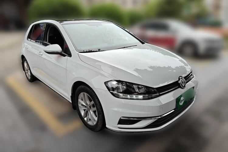 Used Volkswagen Golf 2018 230TSI Automatic Comfort Model Front Right 45 Deg