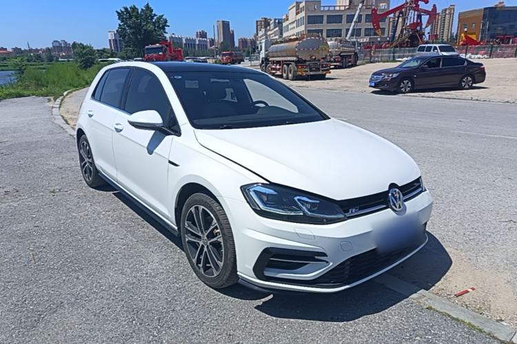 Used Volkswagen Golf 2018 280TSI Automatic R-Line Model Front Right 45 Deg