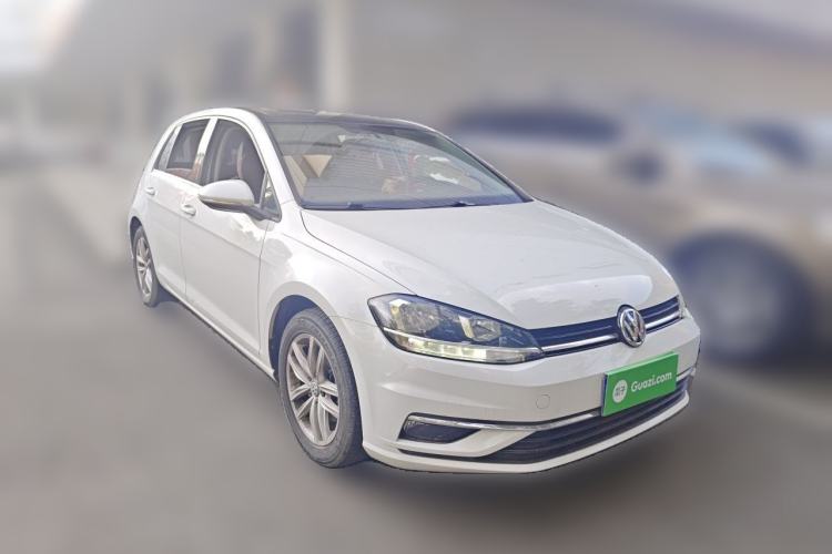 Used Volkswagen Golf 2018 230TSI Automatic Comfort Model Front Right 45 Deg
